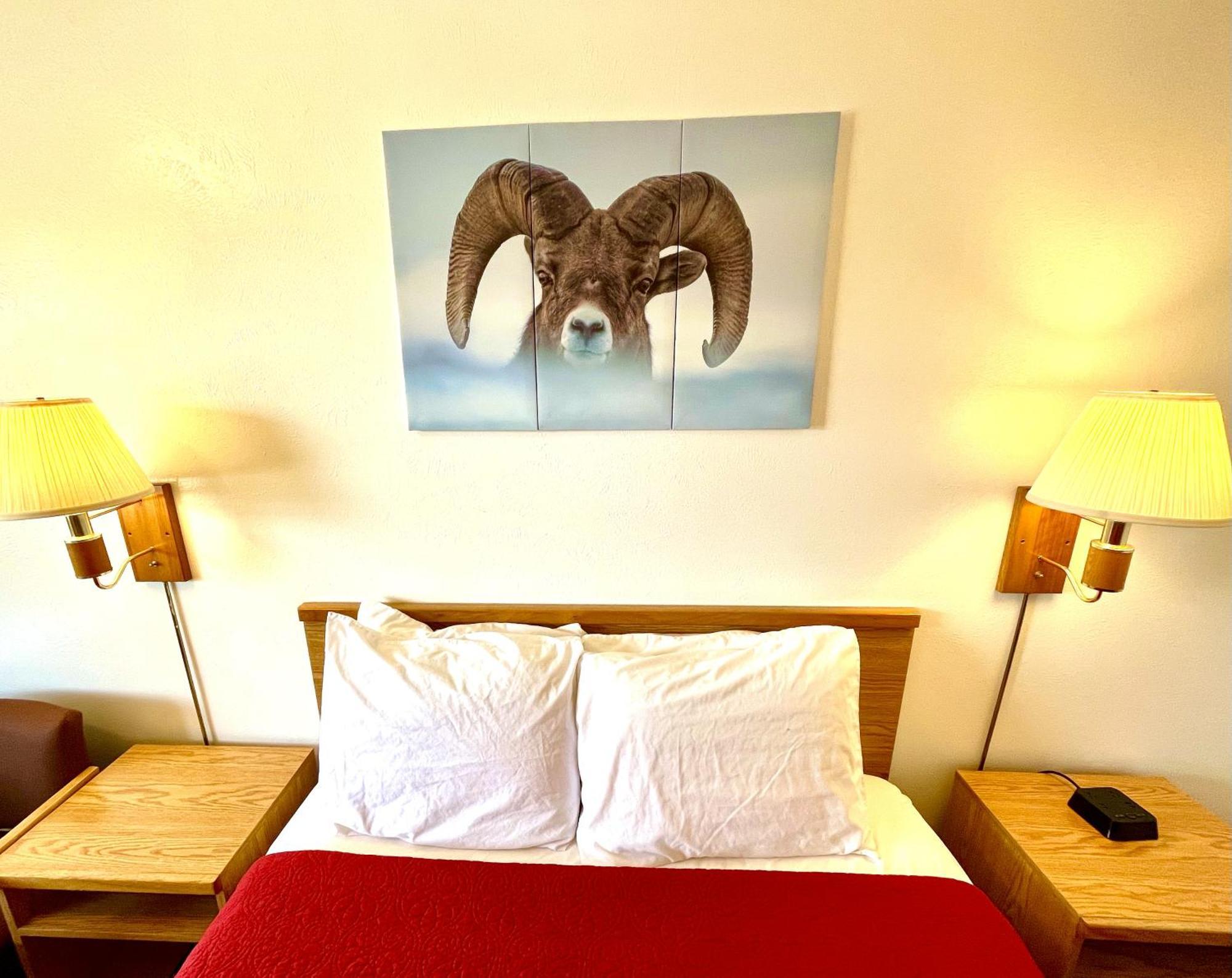 Red Bear Inn Енніс Екстер'єр фото