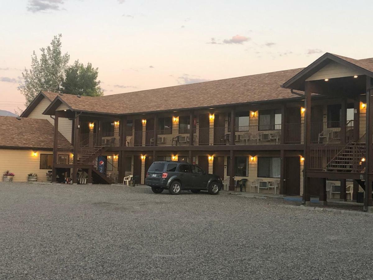 Red Bear Inn Енніс Екстер'єр фото