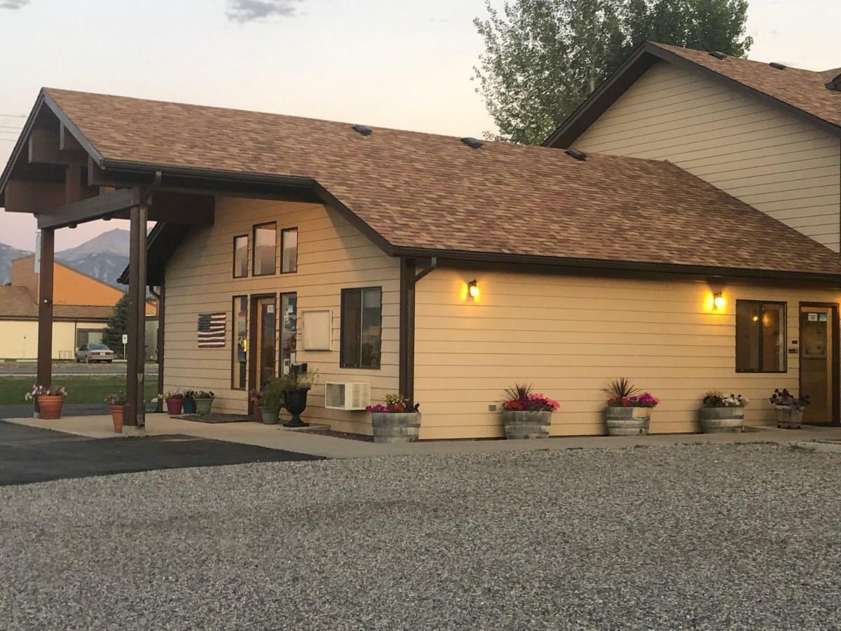Red Bear Inn Енніс Екстер'єр фото